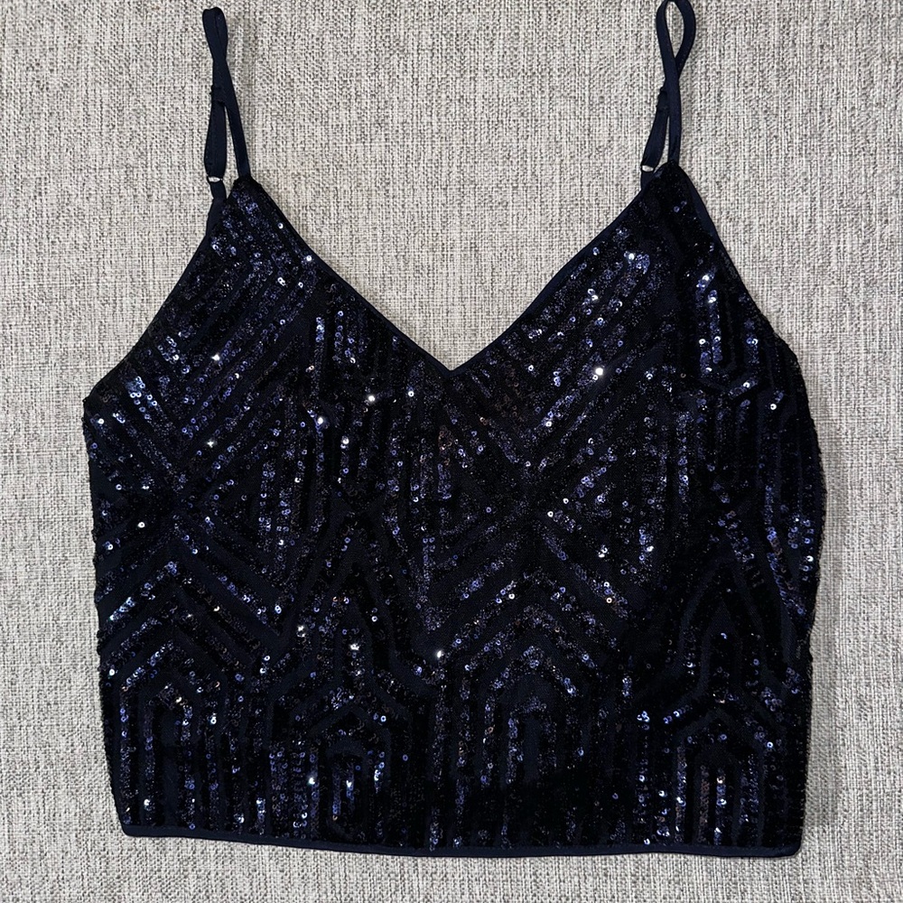 New with tags Women’s Forever 21 crop top sequins zip up tank size medium
